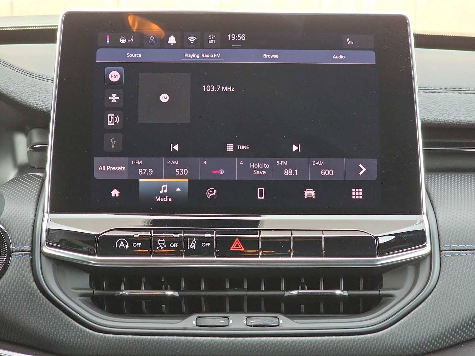 New 2026 Jeep Compass Latitude AWD/4WD image 23