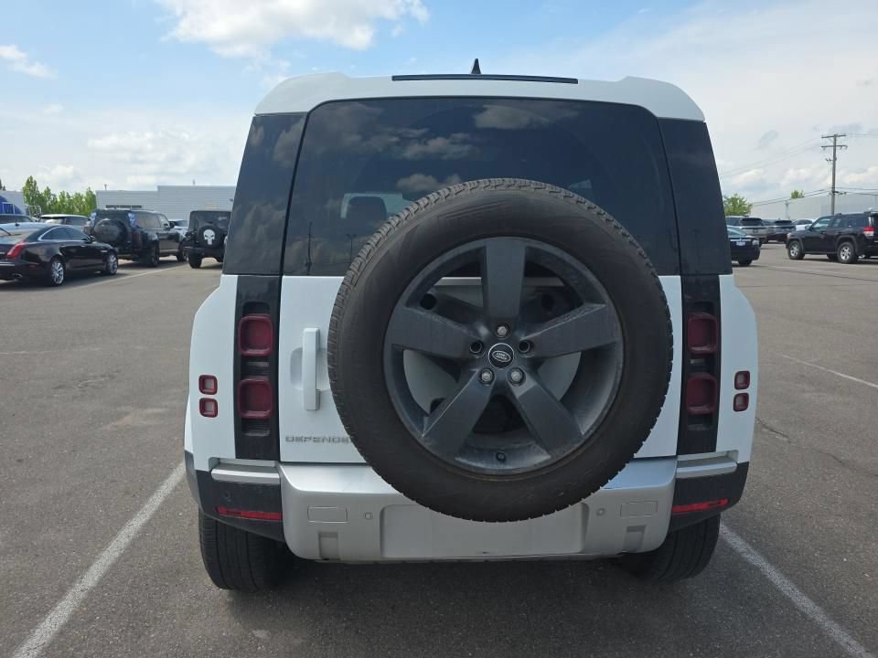 Used 2024 Land Rover Defender 110 S AWD/4WD image 4