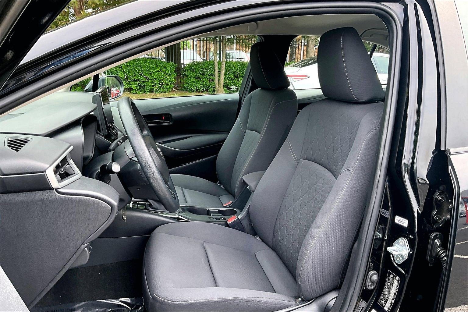 Used 2023 Toyota Corolla LE w/ Carpet Mat Package (TMS) FWD image 23