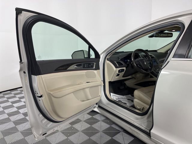 Used 2020 Lincoln MKZ Reserve w/ Elements Package image 16