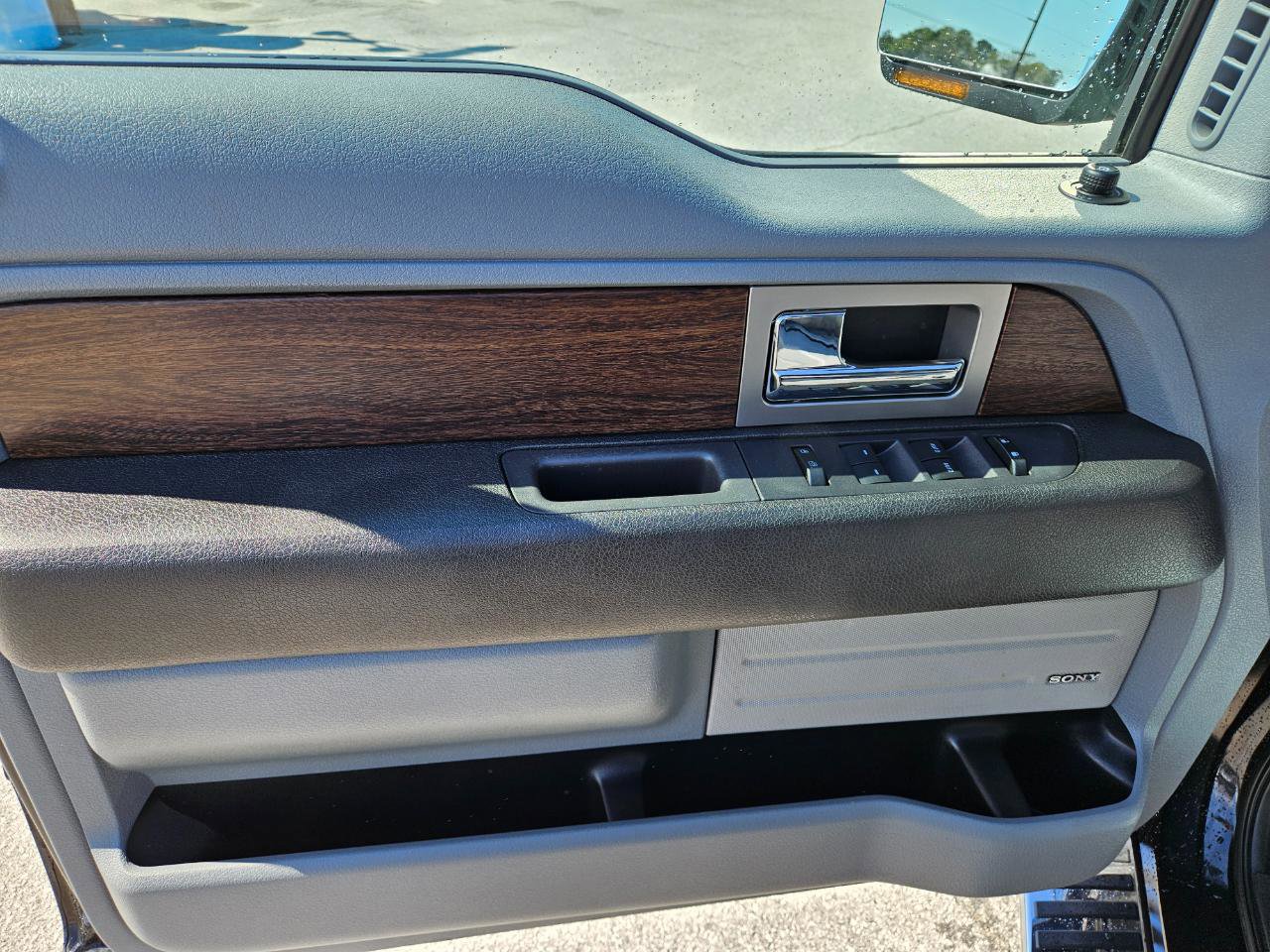 Used 2013 Ford F150 Lariat w/ Luxury Equipment Group image 11