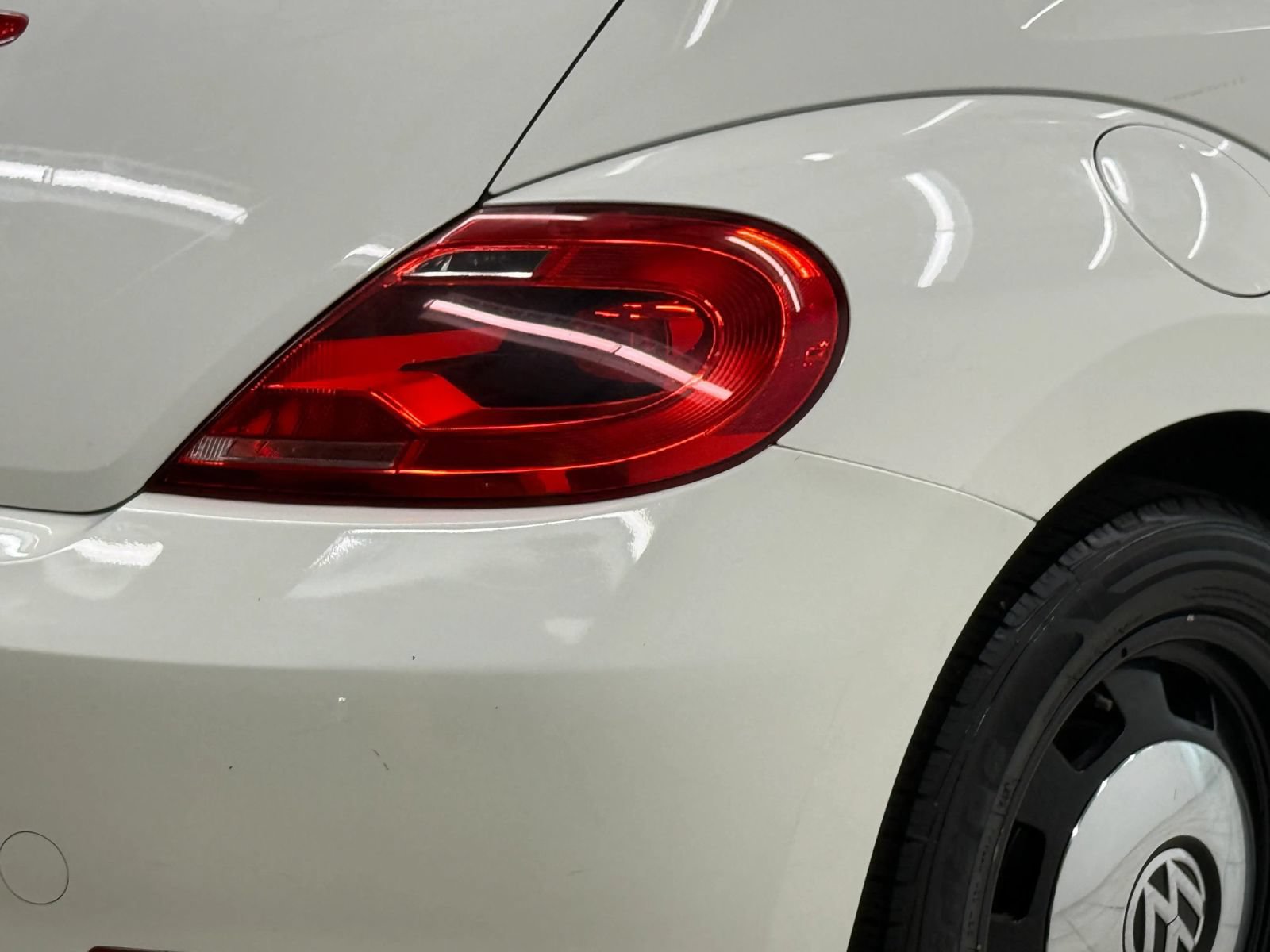 Used 2013 Volkswagen Beetle 2.5 FWD image 10