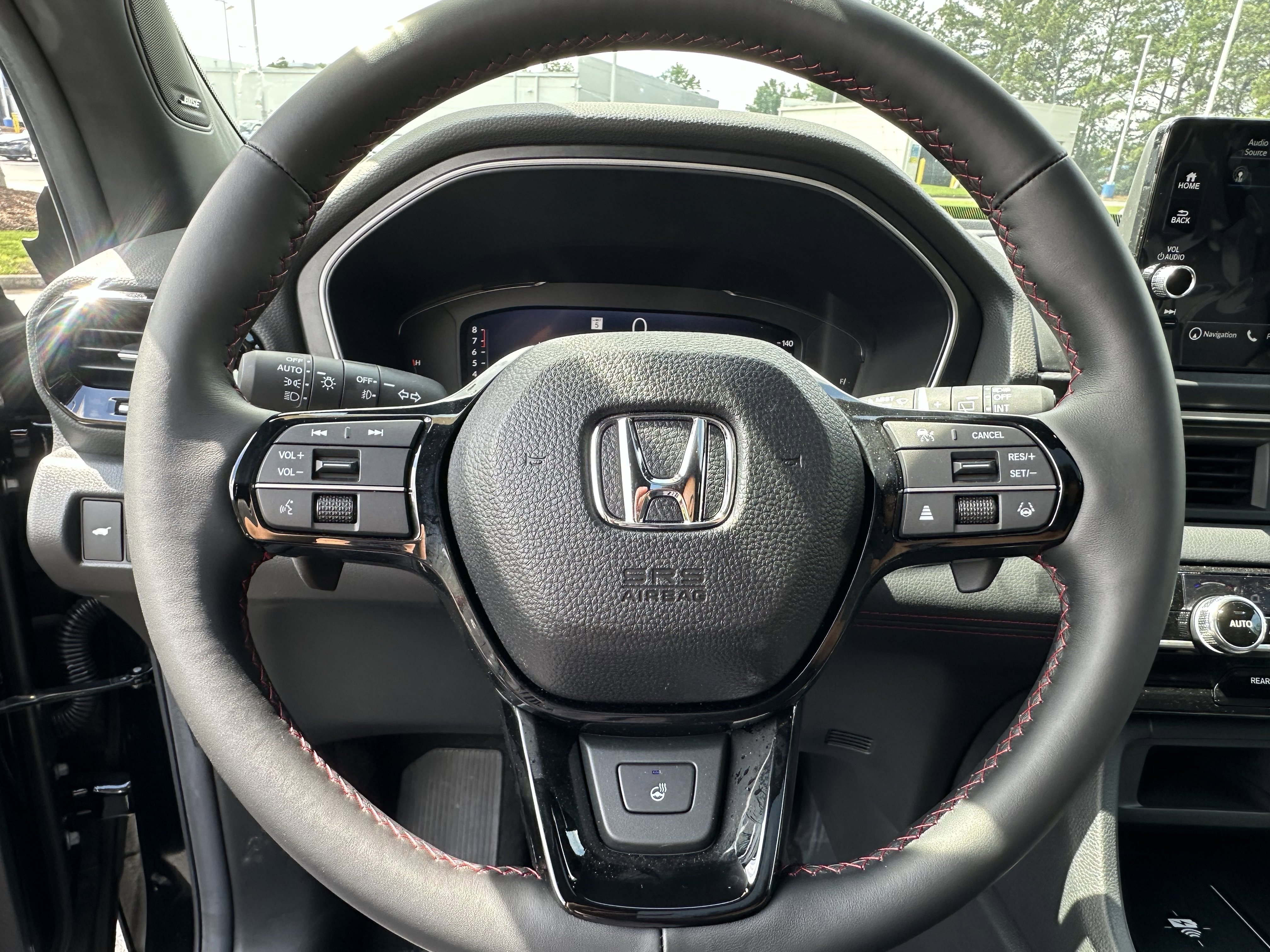 Used 2025 Honda Pilot Black Edition image 6