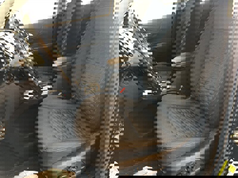 Used 2019 Chevrolet Equinox LT w/ Driver Convenience Package image 11