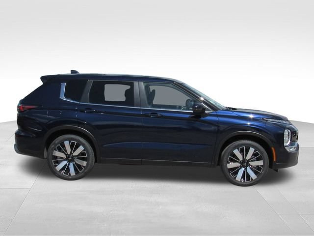 New 2026 Mitsubishi Outlander SE FWD image 2