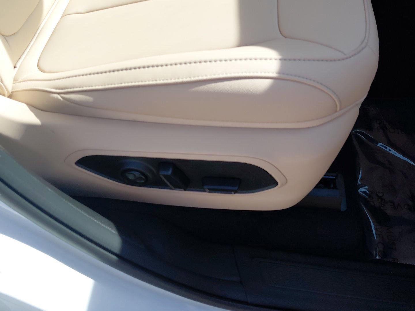 New 2026 Jeep Grand Cherokee Limited w/ Trailer Tow Package image 13