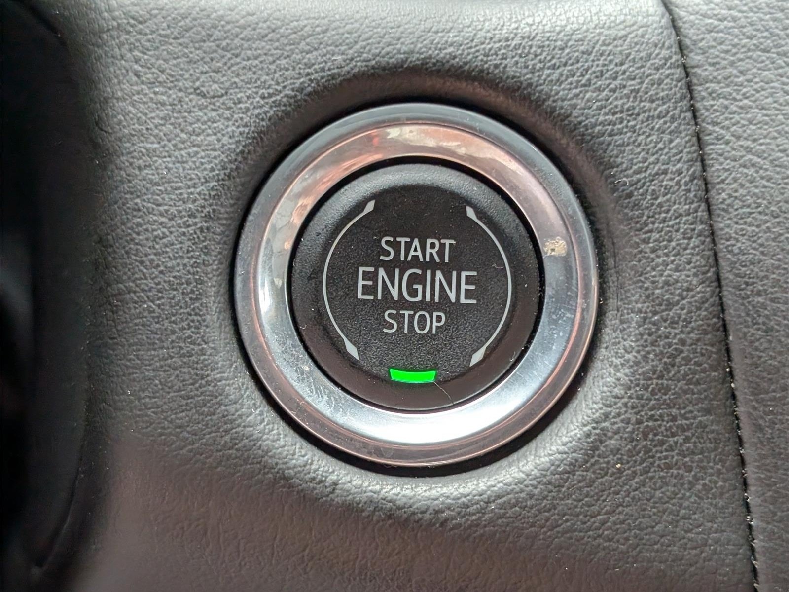 Used 2024 Chevrolet Suburban Premier RWD image 29