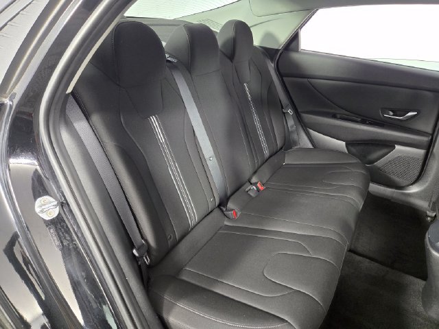 Used 2023 Hyundai Elantra SEL w/ Convenience Package FWD image 18