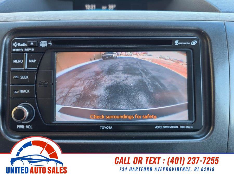 Used 2013 Toyota Sienna XLE w/ Entertainment Pkg image 26