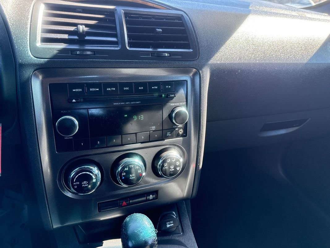 Used 2013 Dodge Challenger SXT image 17