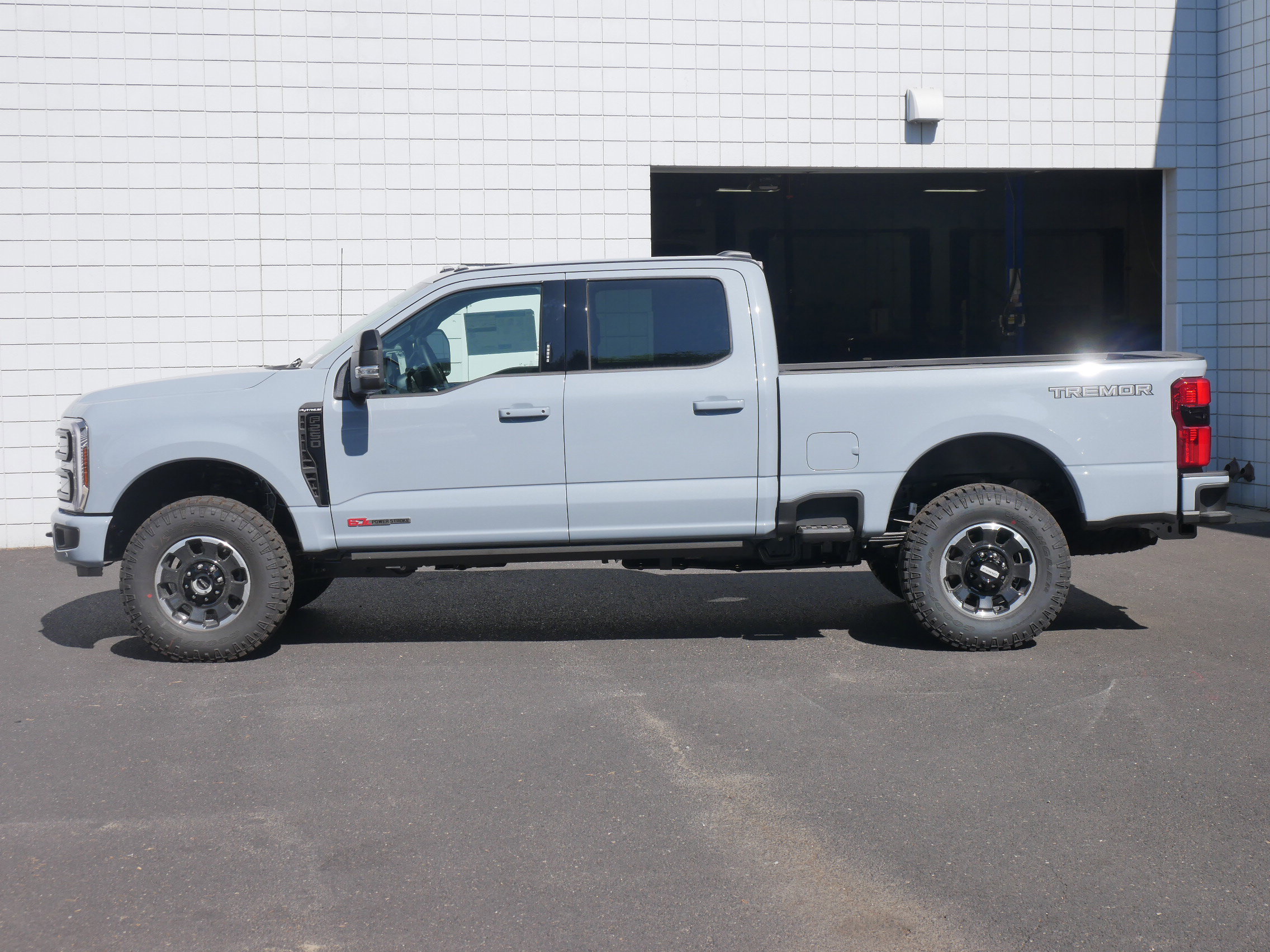 New 2026 Ford F250 Platinum image 17