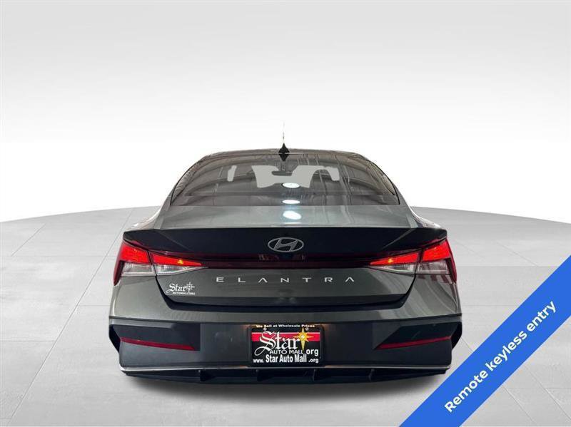 Used 2024 Hyundai Elantra SEL FWD image 6