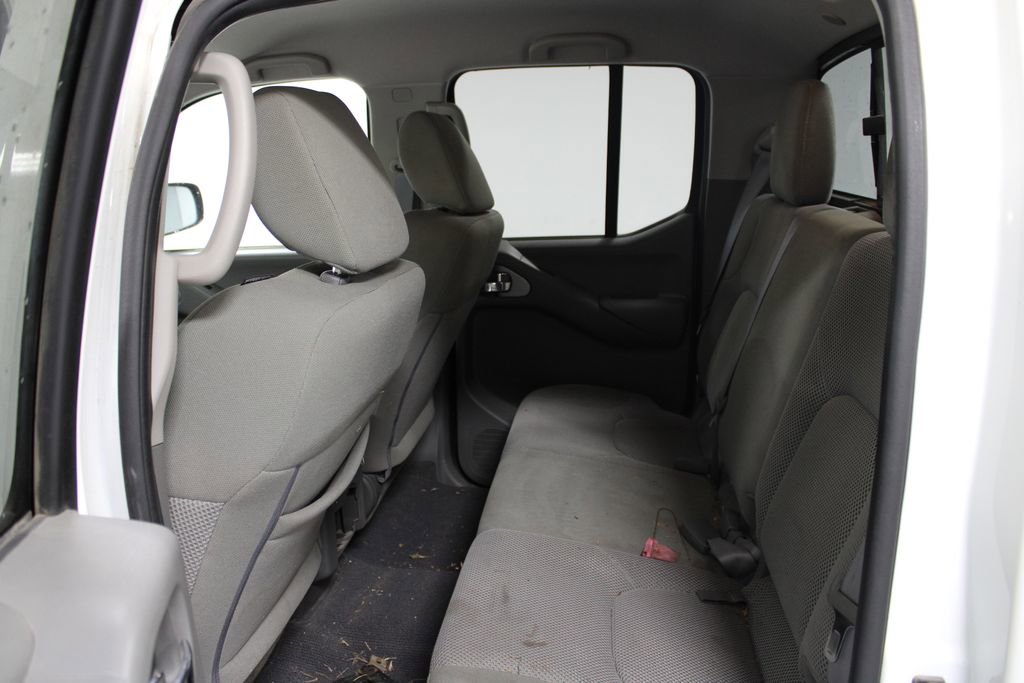 Used 2019 Nissan Frontier SV image 16
