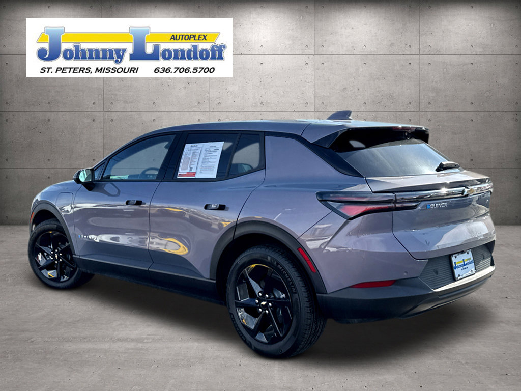 Used 2025 Chevrolet Equinox EV LT w/ Comfort Package FWD image 3