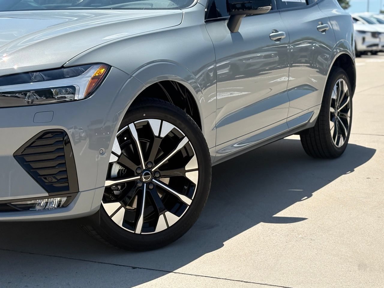 New 2026 Volvo XC60 B5 Plus w/ Protection Package Premier AWD/4WD image 7
