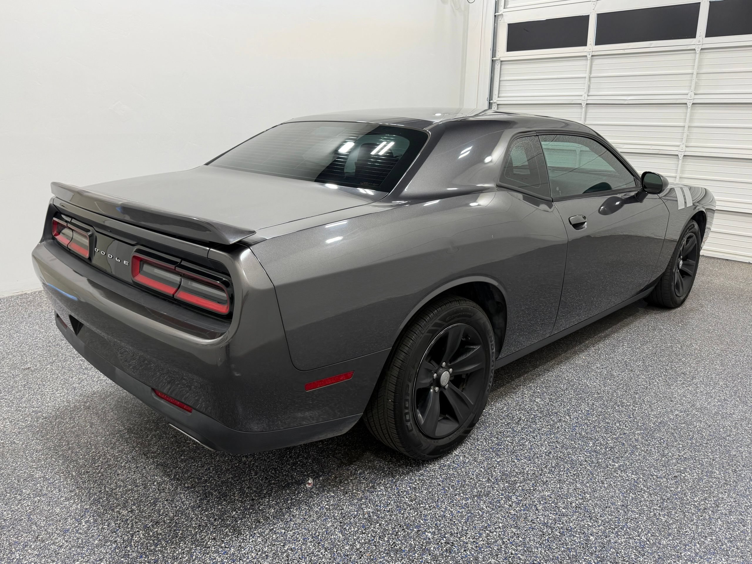 Used 2016 Dodge Challenger SXT RWD image 6