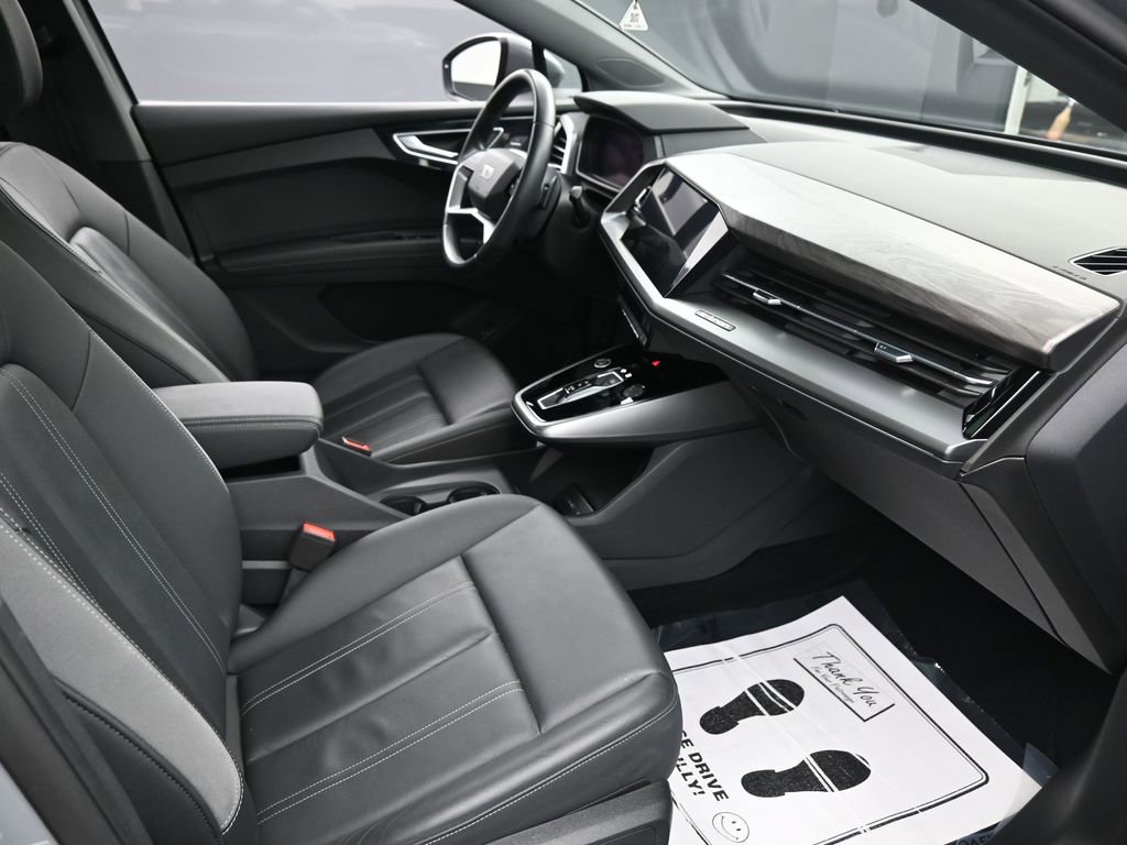 Used 2024 Audi Q4 e-tron Premium w/ Convenience Package image 33