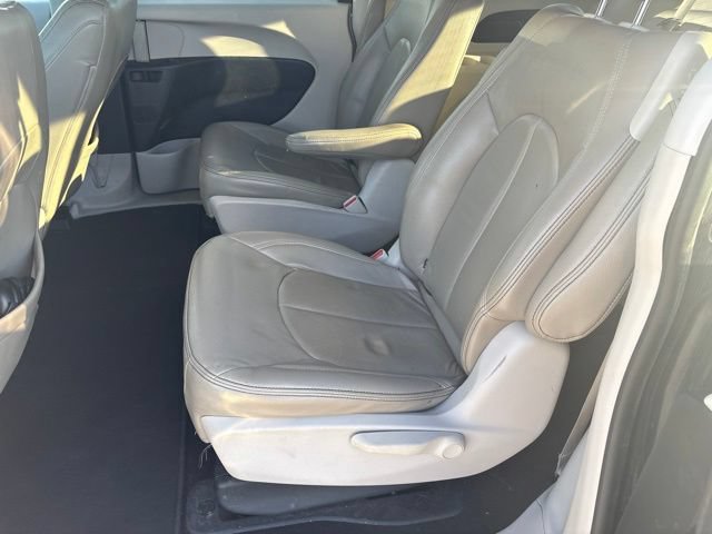 Used 2018 Chrysler Pacifica Touring Plus FWD image 7