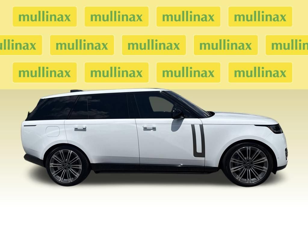 Used 2025 Land Rover Range Rover Long Wheelbase SE AWD/4WD image 2