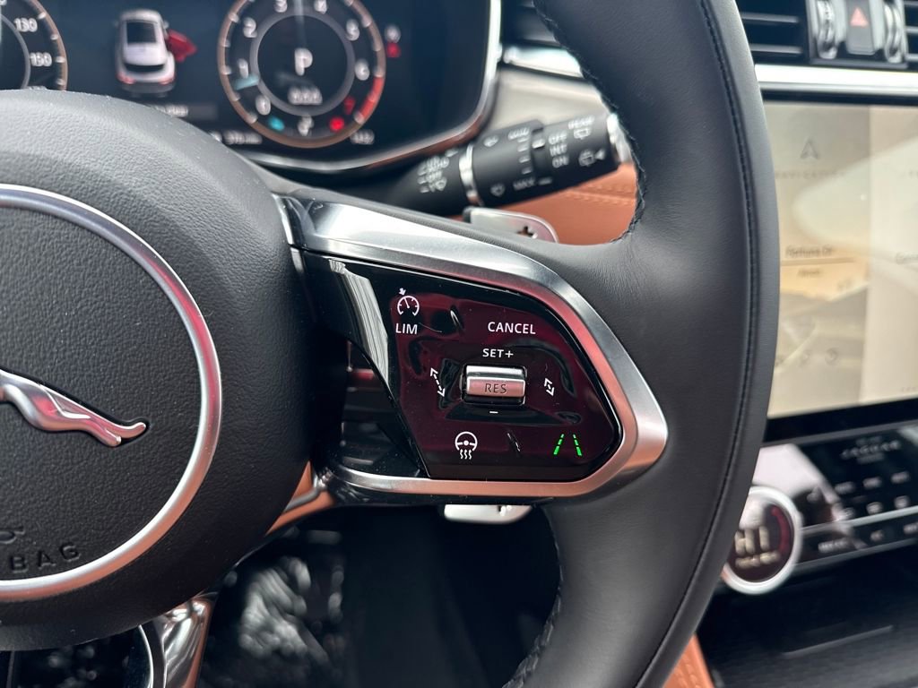 New 2026 Jaguar F-PACE R-Dynamic S image 21