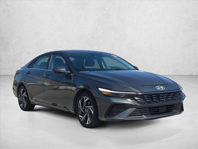 Used 2025 Hyundai Elantra Limited FWD video 3