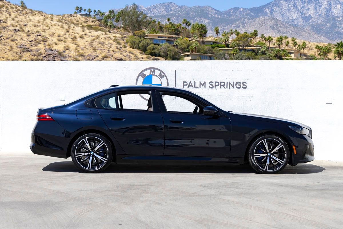 New 2026 BMW 550e xDrive w/ Premium Package AWD/4WD image 6