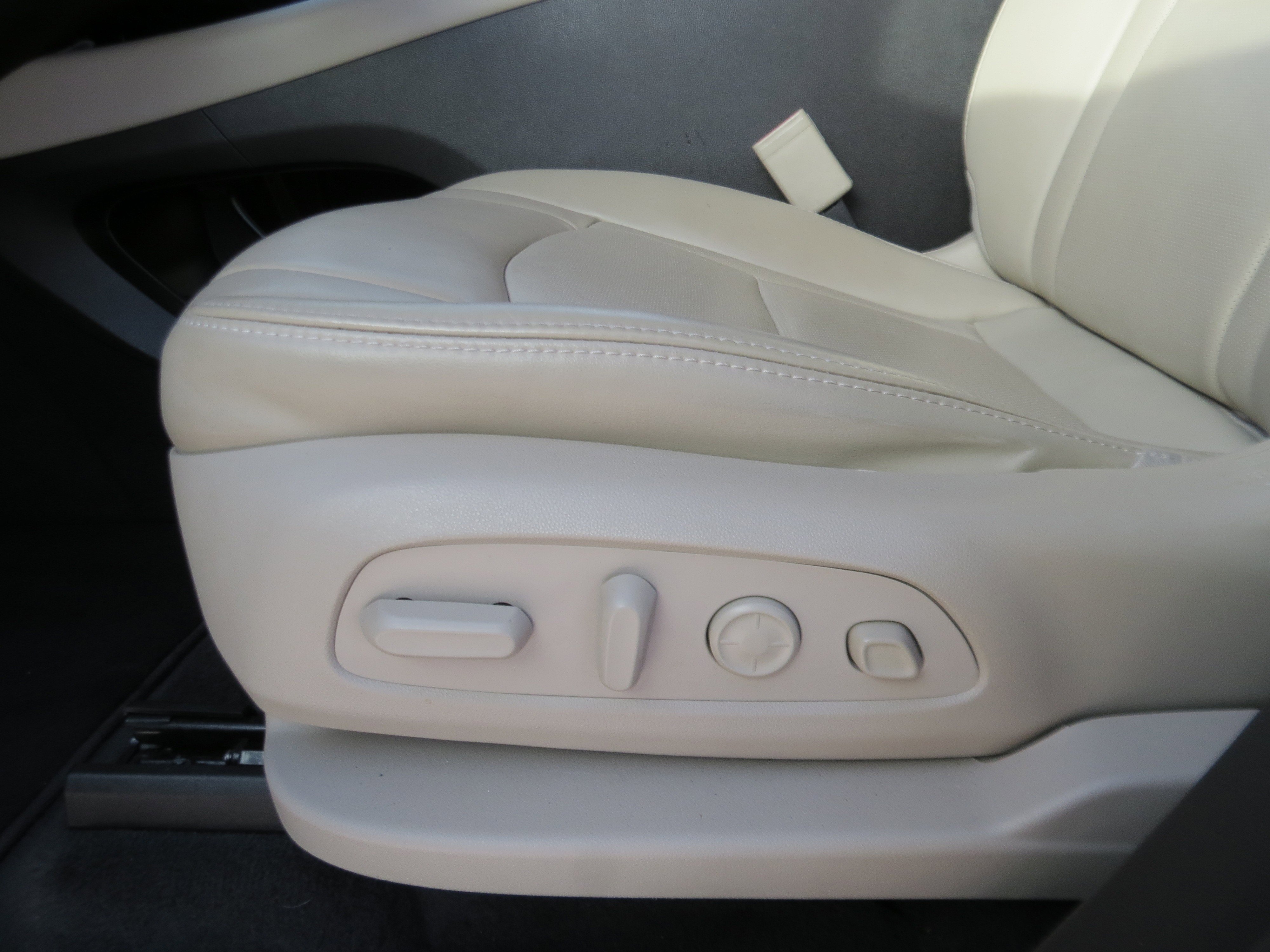 Certified 2020 Buick Enclave Premium w/ Trailering Package, 5000 lbs. FWD image 14