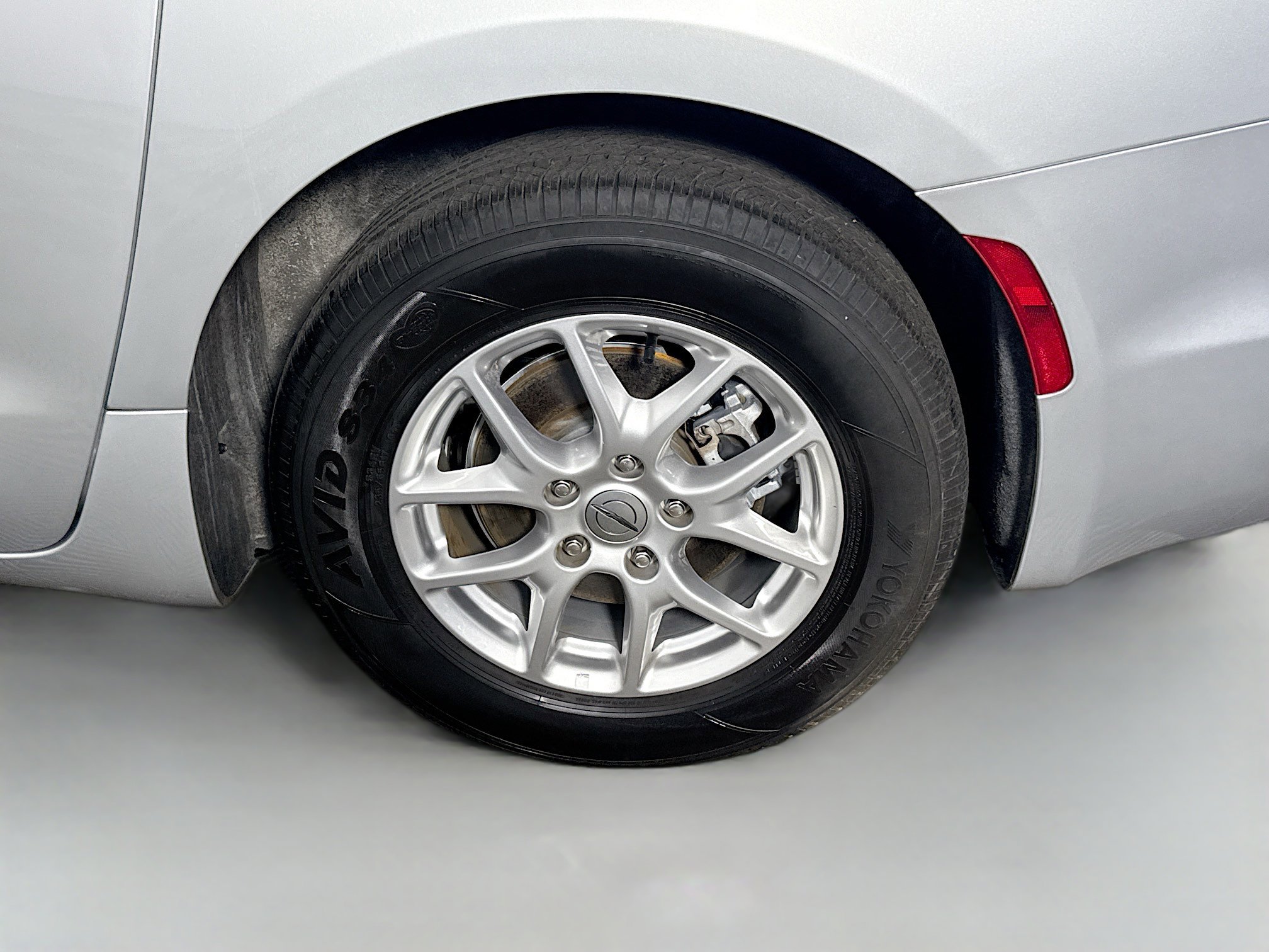 Used 2024 Chrysler Pacifica Touring-L image 35