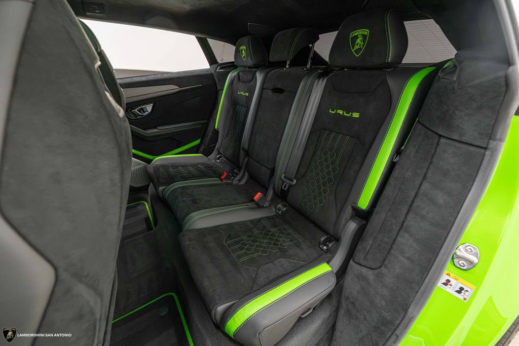 Used 2024 Lamborghini Urus Performante AWD/4WD image 23