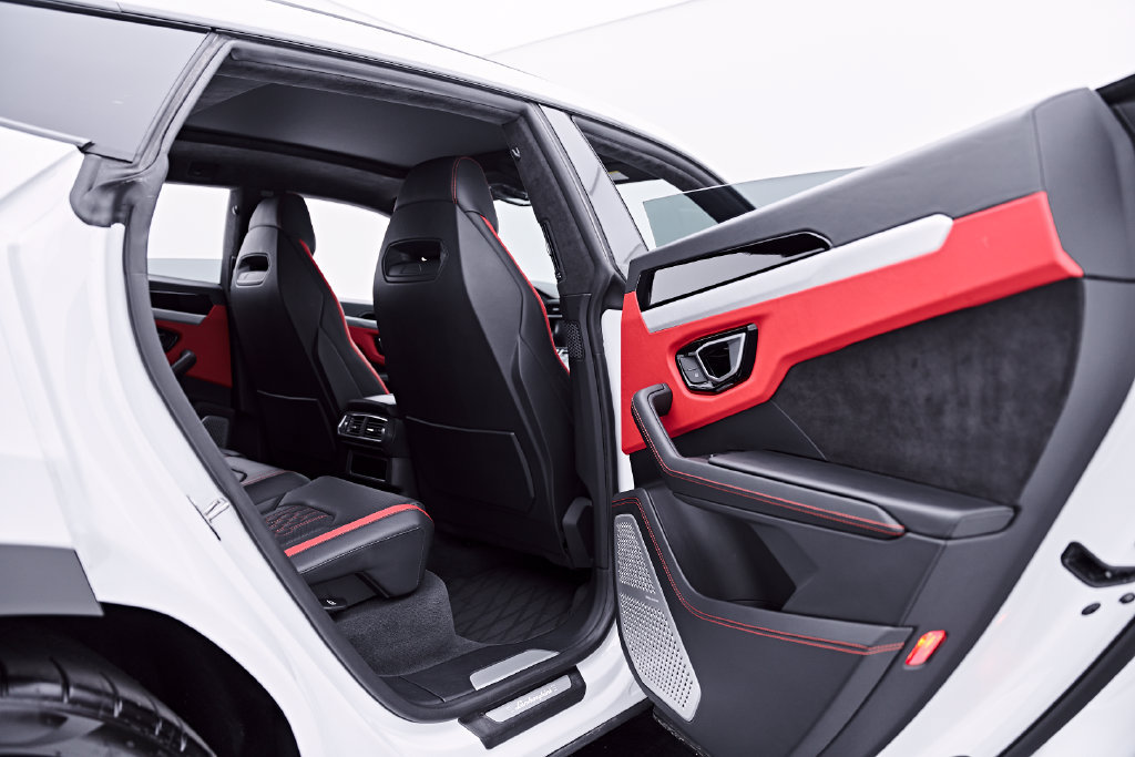 Used 2023 Lamborghini Urus S AWD/4WD image 34