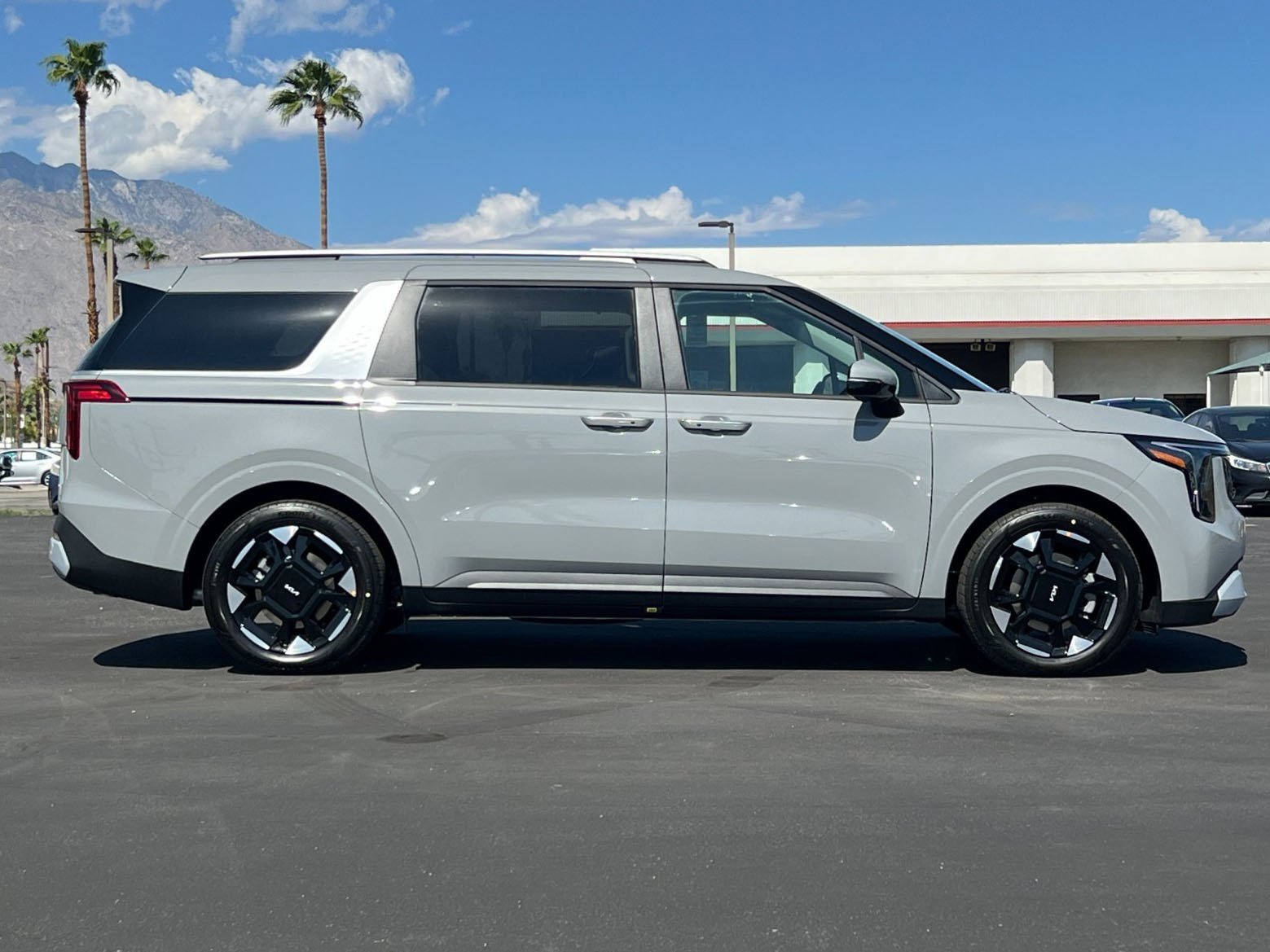 New 2026 Kia Carnival EX image 2