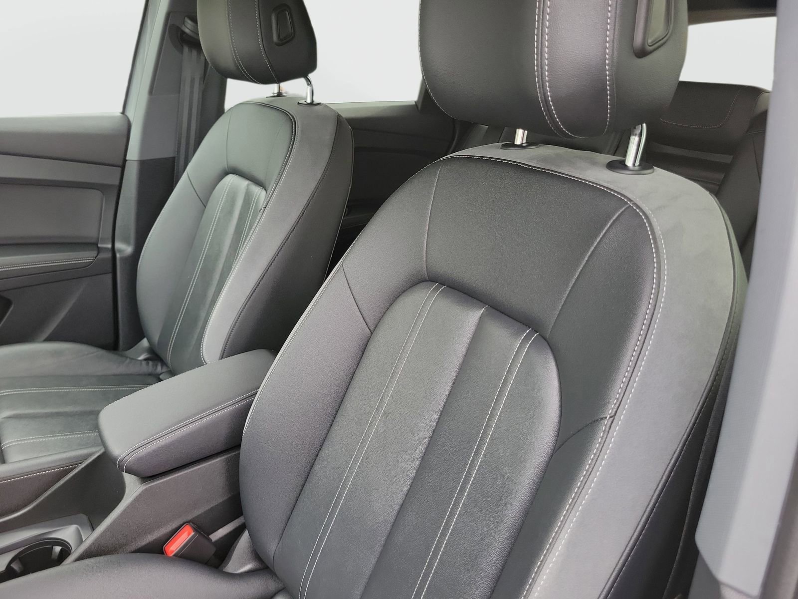 Used 2023 Audi Q4 e-tron Premium Plus w/ Premium Plus image 21