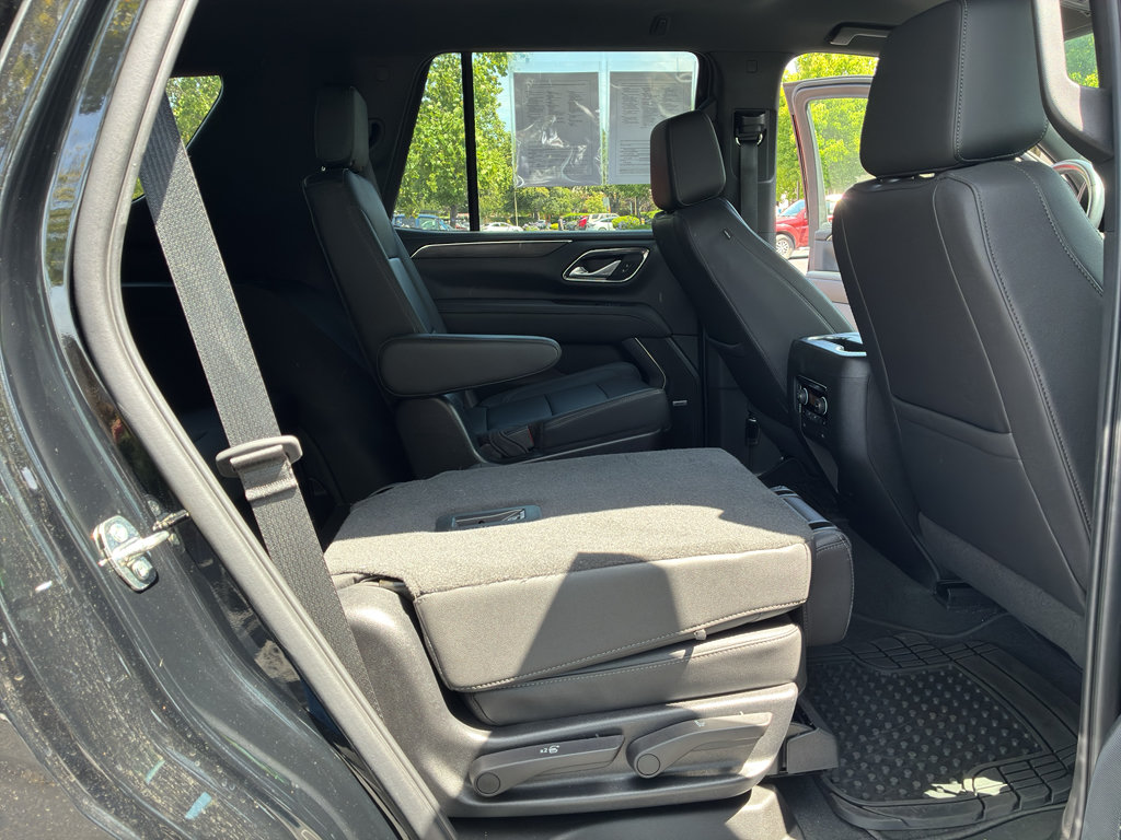Used 2022 Chevrolet Tahoe Z71 w/ Luxury Package AWD/4WD image 41