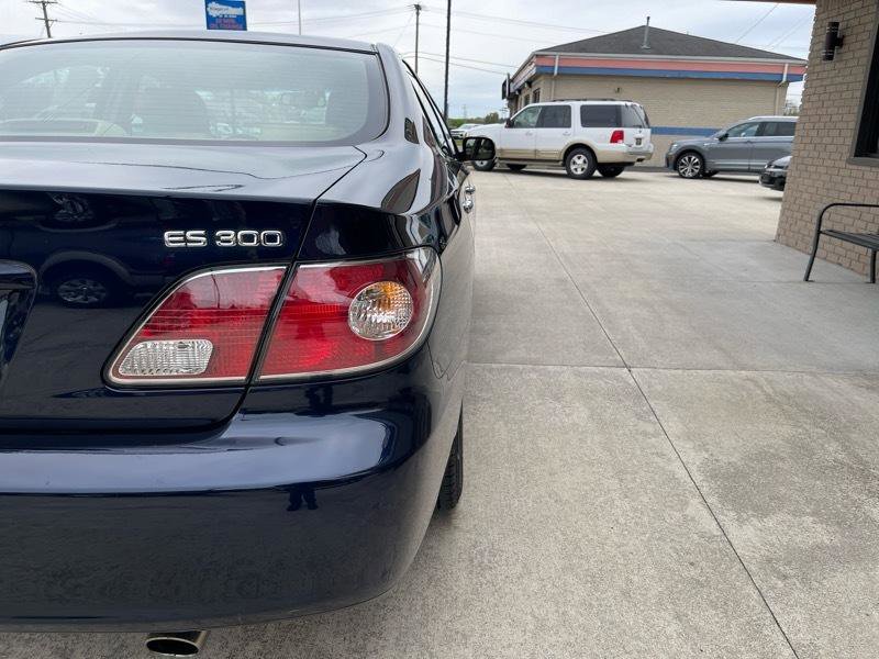 Used 2002 Lexus ES 330 FWD image 11