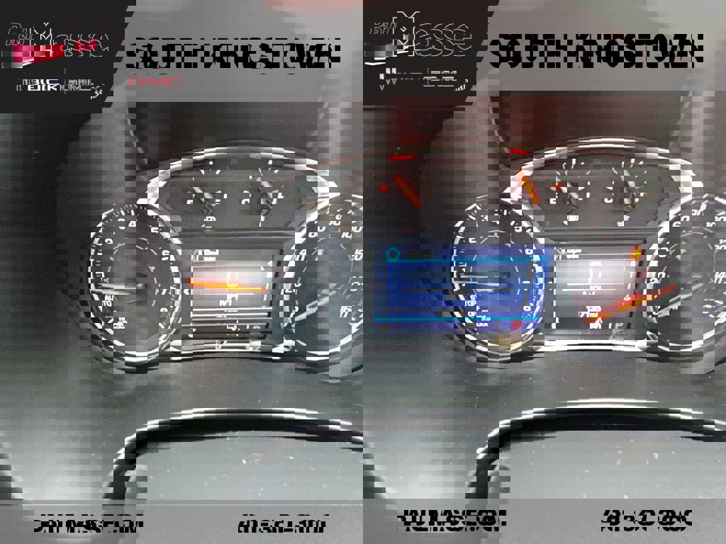 Used 2023 GMC Terrain SLE w/ Driver Convenience Package image 11