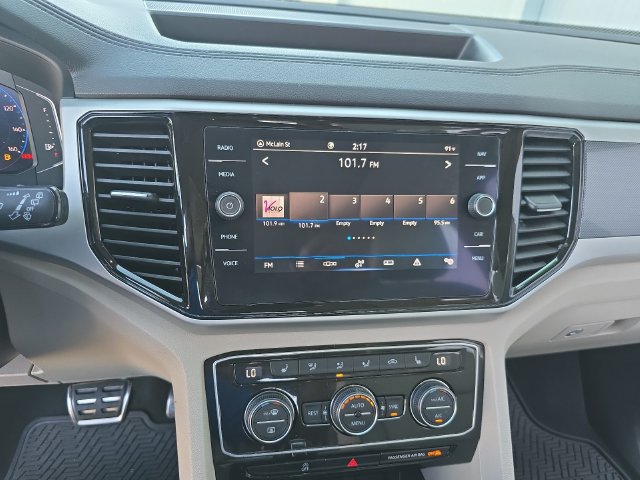 Used 2021 Volkswagen Atlas SEL R-Line FWD image 18