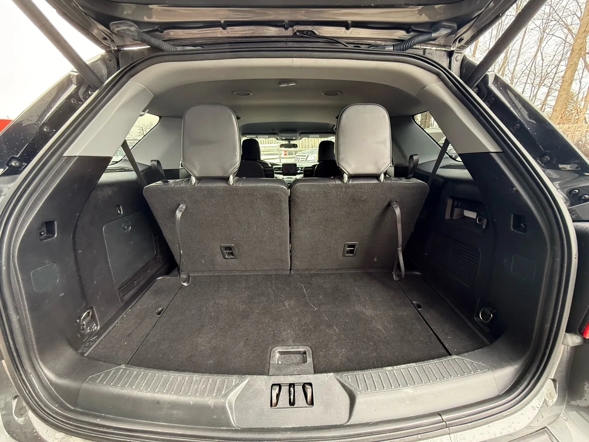 Used 2021 Ford Explorer XLT w/ Equipment Group 202A AWD/4WD image 21