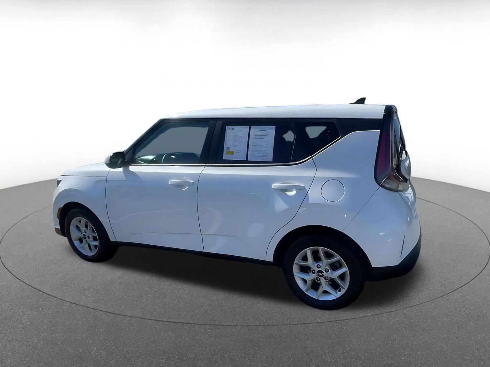 Used 2025 Kia Soul LX w/ LX Technology Package image 10