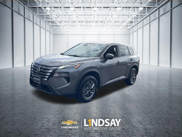 Used 2024 Nissan Rogue S image 4