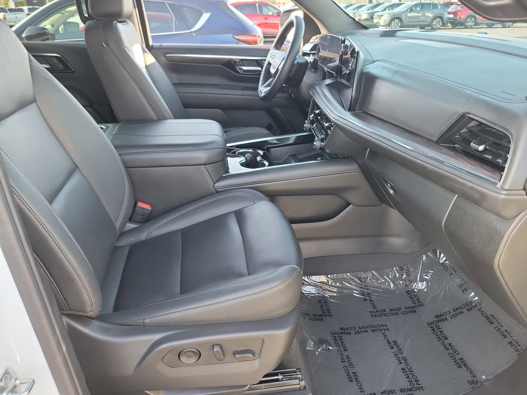 Used 2025 Chevrolet Tahoe LT AWD/4WD image 19