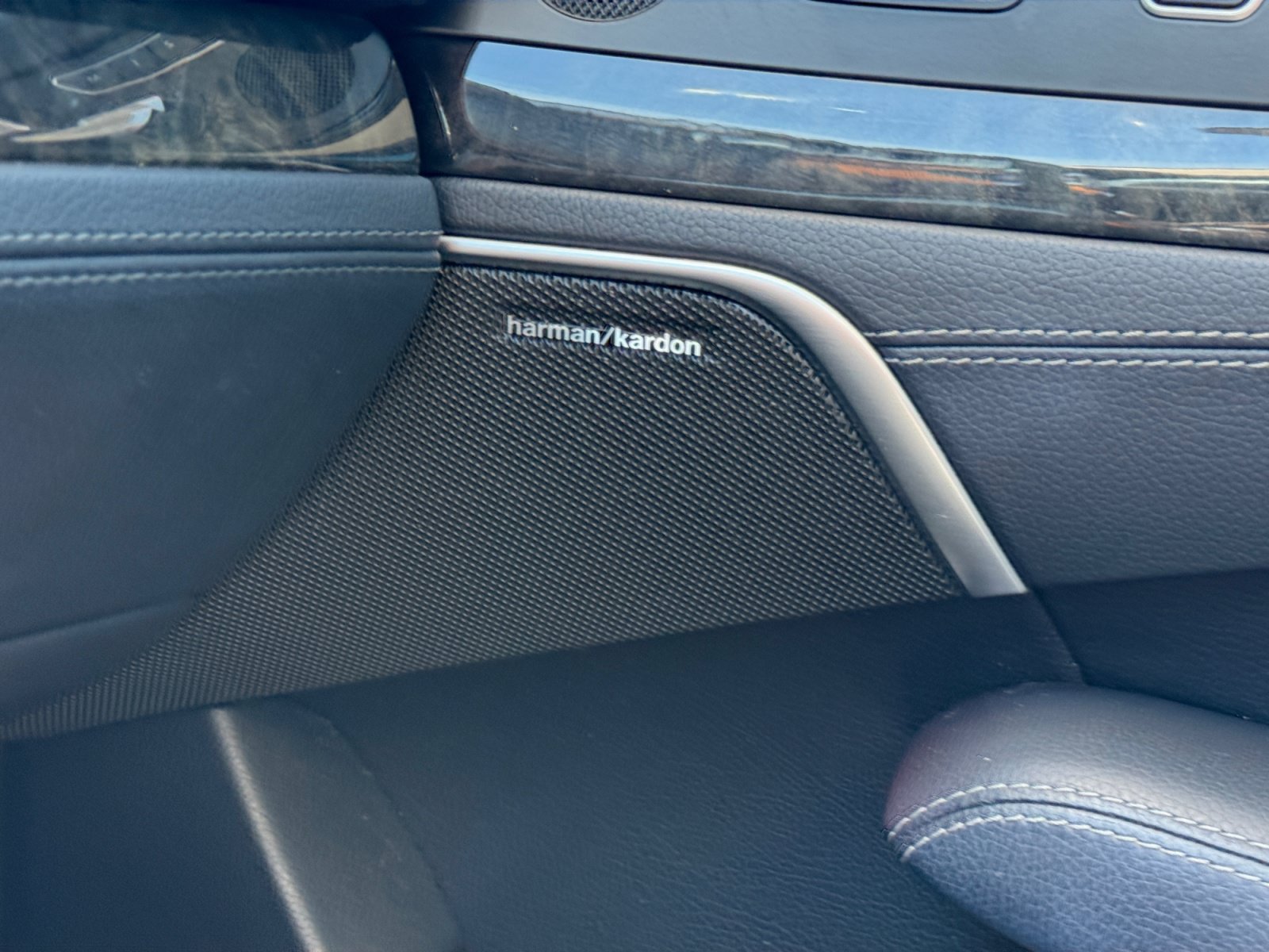 Certified 2018 Mercedes-Benz SL 550 image 27