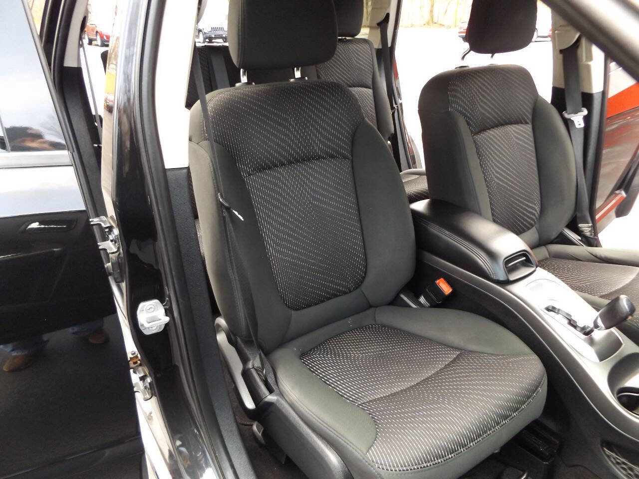 Used 2012 Dodge Journey SXT image 22