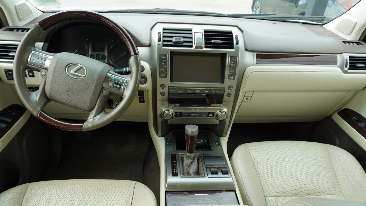 Used 2017 Lexus GX 460 Premium AWD/4WD image 13