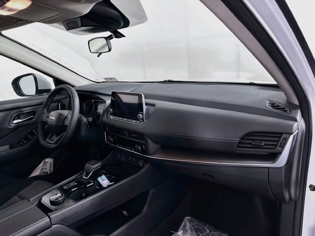 New 2027 Nissan Rogue SV w/ Cold Weather Package AWD/4WD image 36