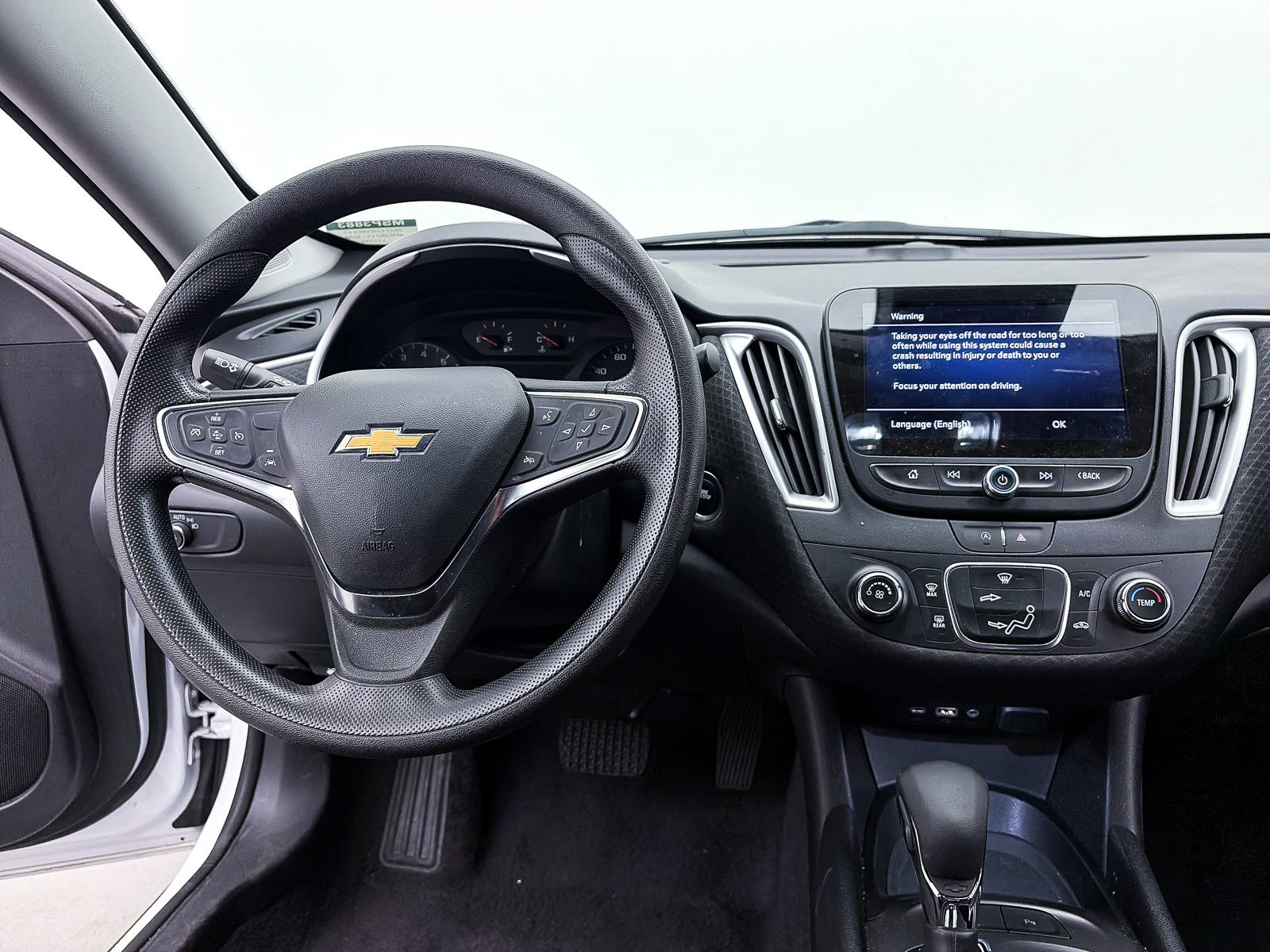 Used 2025 Chevrolet Malibu LS FWD image 3