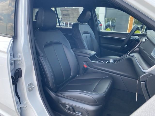 New 2025 Jeep Grand Cherokee L Limited image 14