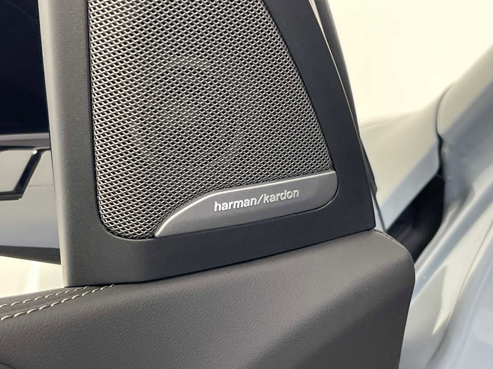 New 2026 BMW X5 xDrive50e w/ M Sport Package image 19