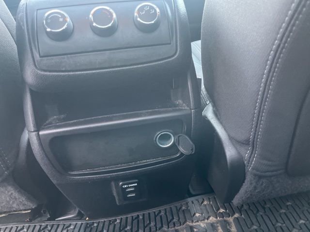 Used 2015 Chevrolet Traverse LT image 16