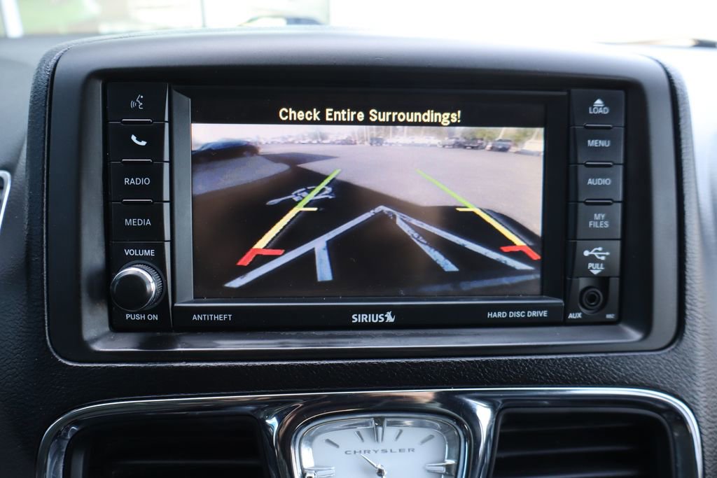 Used 2015 Chrysler Town & Country S w/ Driver Convenience Group FWD image 11