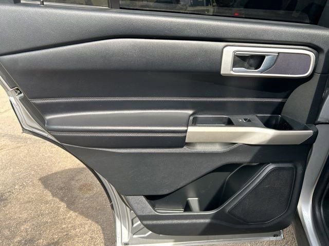 Used 2022 Ford Explorer XLT image 33